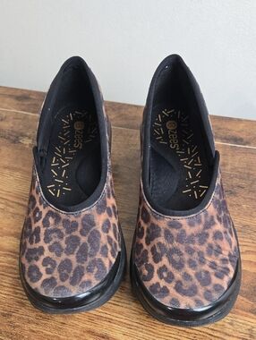 Bzees Fusion Washable Leopard Print Slip-On Comfort Shoes Sz 7 Brown Black Boho